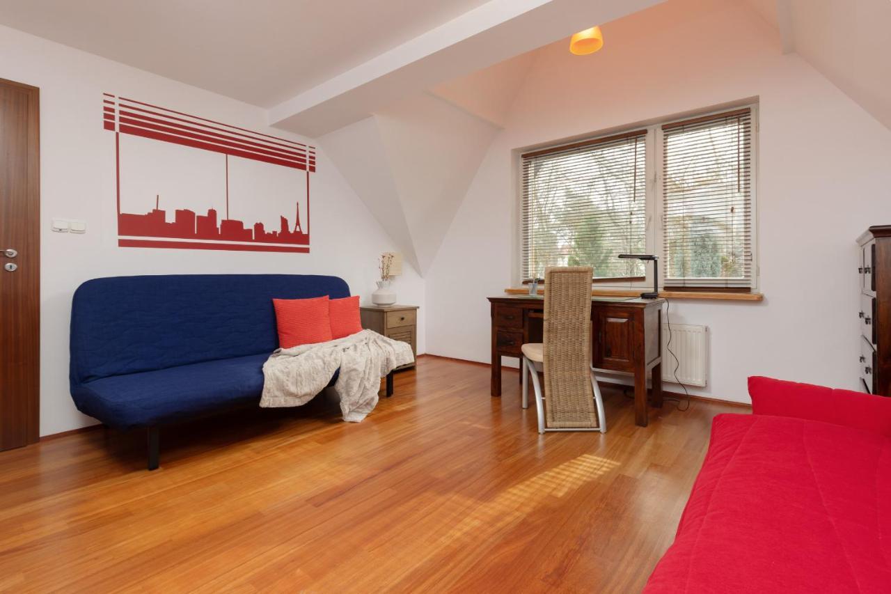 Quiet Bemowo House With Garden By Renters Dom wakacyjny